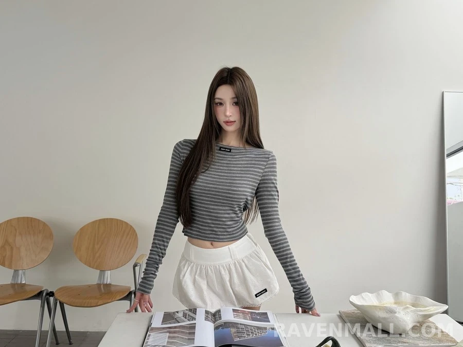 미우미우 미우미우 로고 스트라이프 보트넥 긴팔 티셔츠 상세 이미지