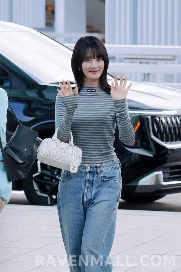 미우미우 미우미우 로고 스트라이프 보트넥 긴팔 티셔츠 상세 이미지