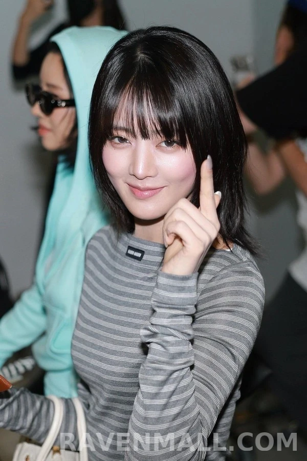 미우미우 미우미우 로고 스트라이프 보트넥 긴팔 티셔츠 상세 이미지