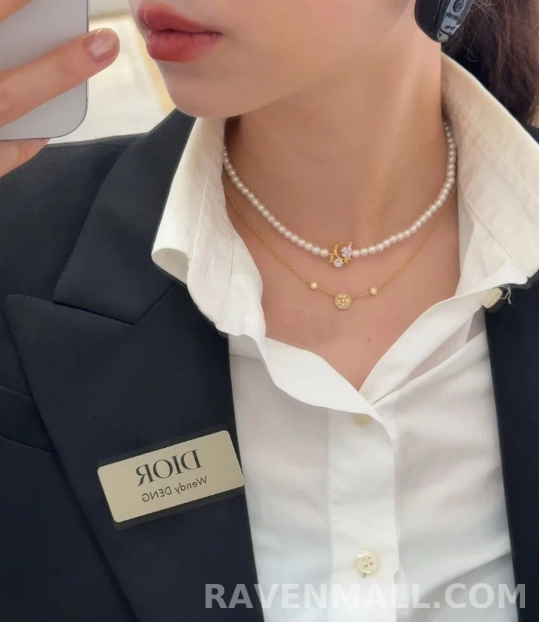 디올 디올 클로버 로고 목걸이 상세 이미지