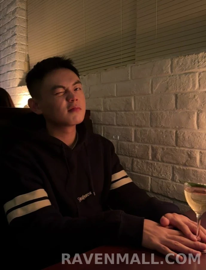 생로랑 세인트로랑 스트라이프 자수 후드티 상세 이미지