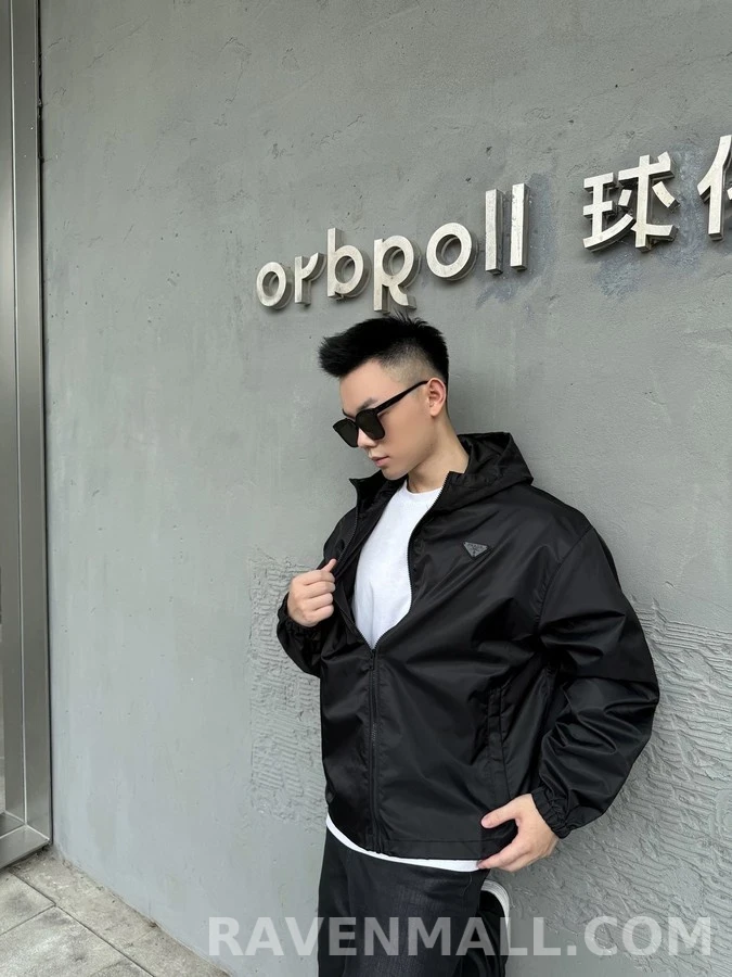 프라다 프라다 삼각 로고 후드 집업 자켓 상세 이미지