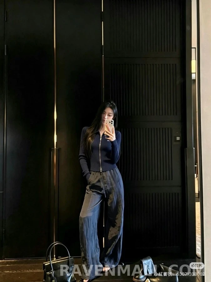 미우미우 미우미우 리브 조직 로고 하이넥 집업 셔츠 상세 이미지