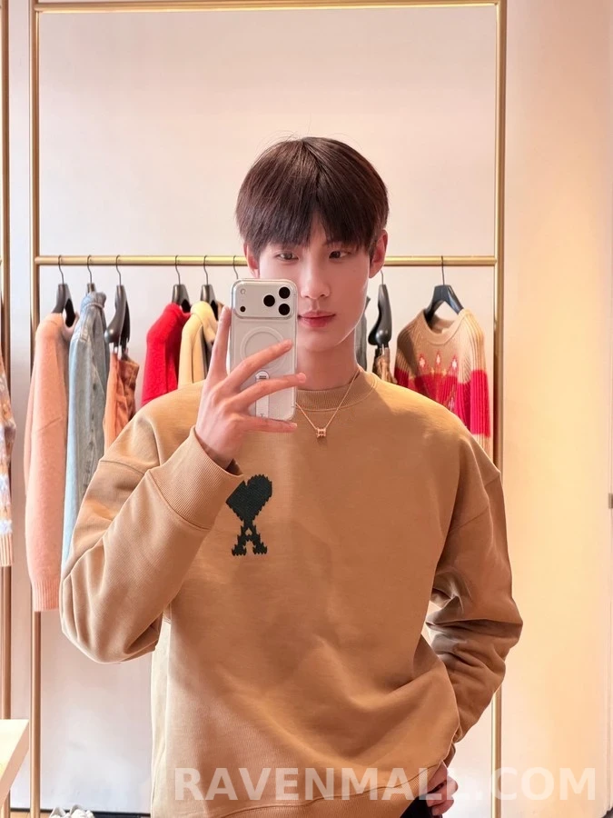 아미 아미 픽셀 하트 자수 맨투맨 상세 이미지
