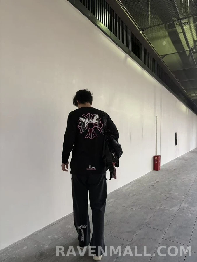 크롬하츠 크롬하츠 데들리 돌 그래픽 긴팔 티셔츠 상세 이미지