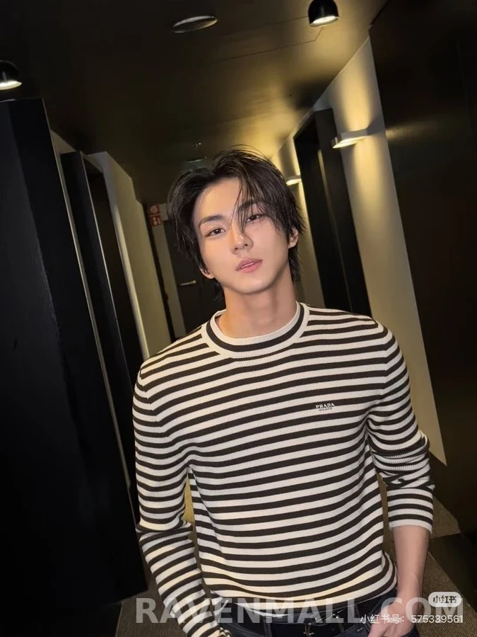 프라다 프라다 스트라이프 자수 라운드넥 니트 상세 이미지