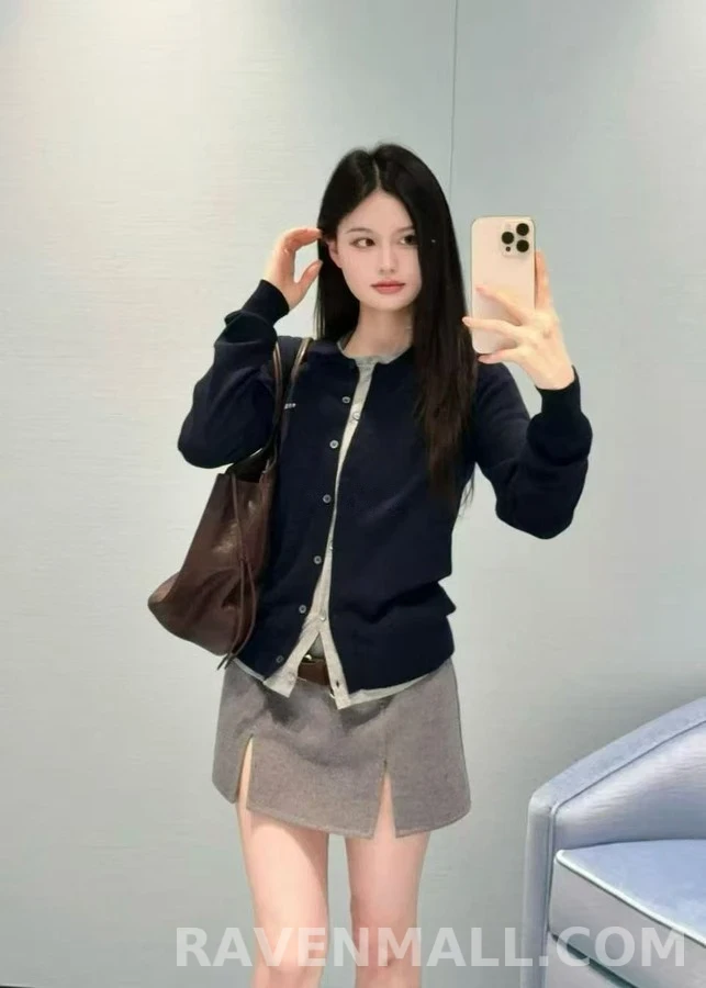 미우미우 미우미우 레터링 페이크 레이어드 가디건 상세 이미지