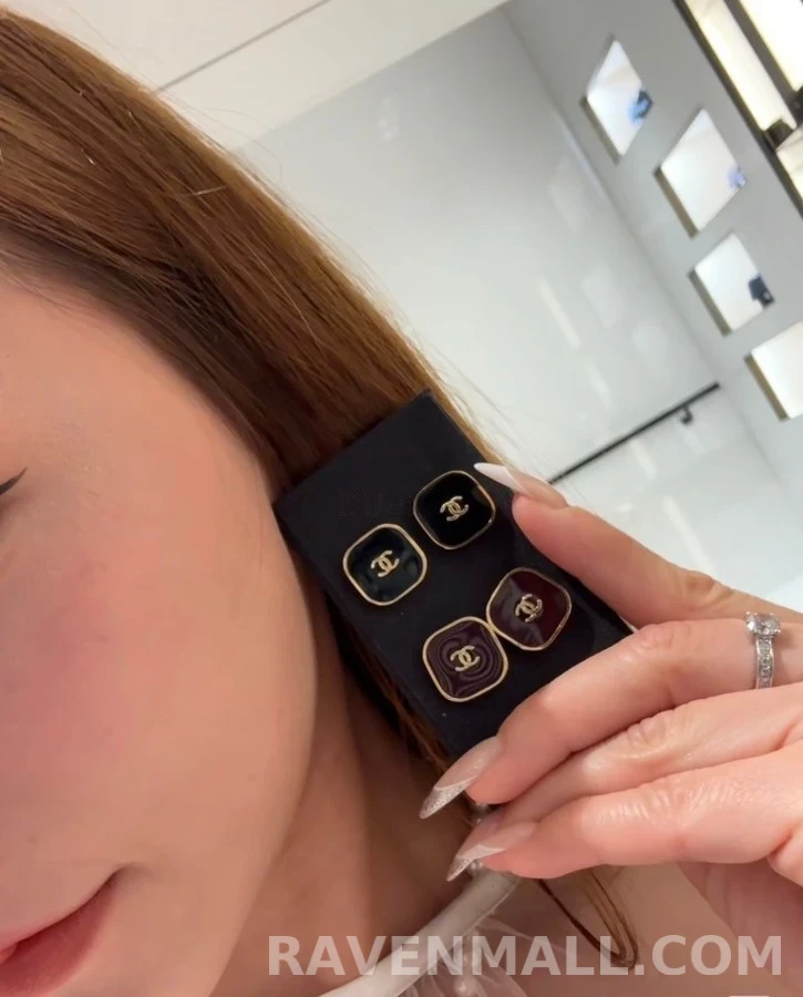 샤넬 샤넬 더블C 스퀘어 에나멜 귀걸이 상세 이미지