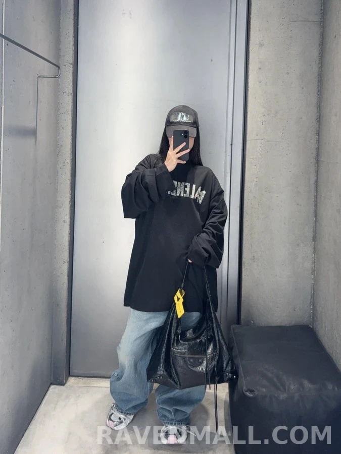 발렌시아가 발렌시아가 그래피티 테이프 로고 긴팔 티셔츠 상세 이미지