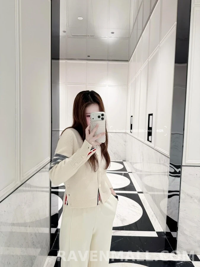 톰브라운 톰브라운 헥터 패턴 라운드넥 가디건 상세 이미지