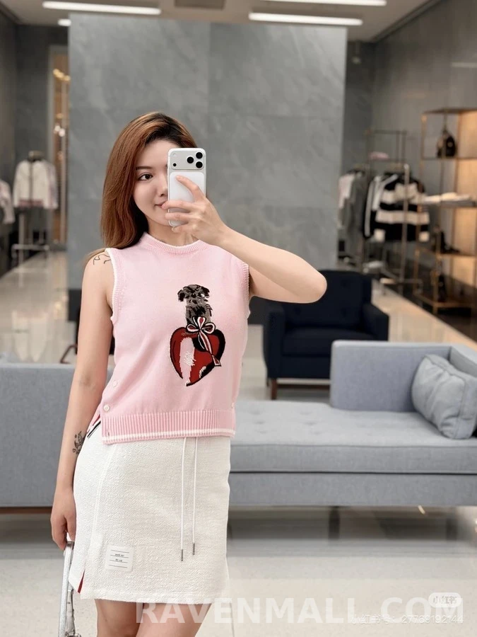 톰브라운 톰브라운 하트 강아지 자수 니트 베스트 상세 이미지