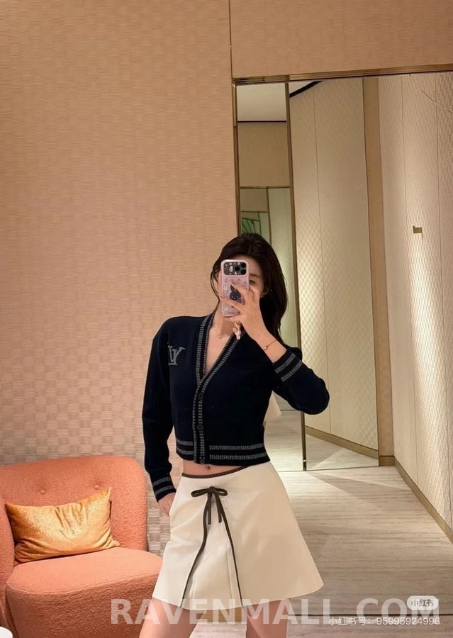루이비통 루이비통 로고 스트라이프 V넥 가디건 상세 이미지