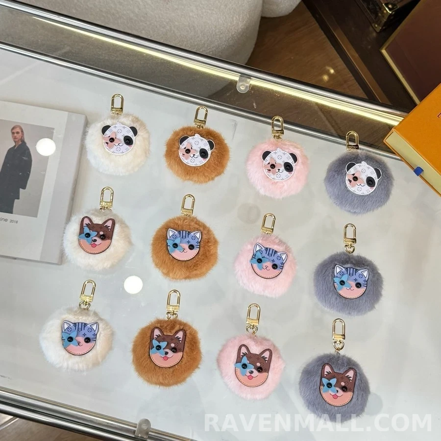 루이비통 루이비통 판다 폼폼 키링 상세 이미지