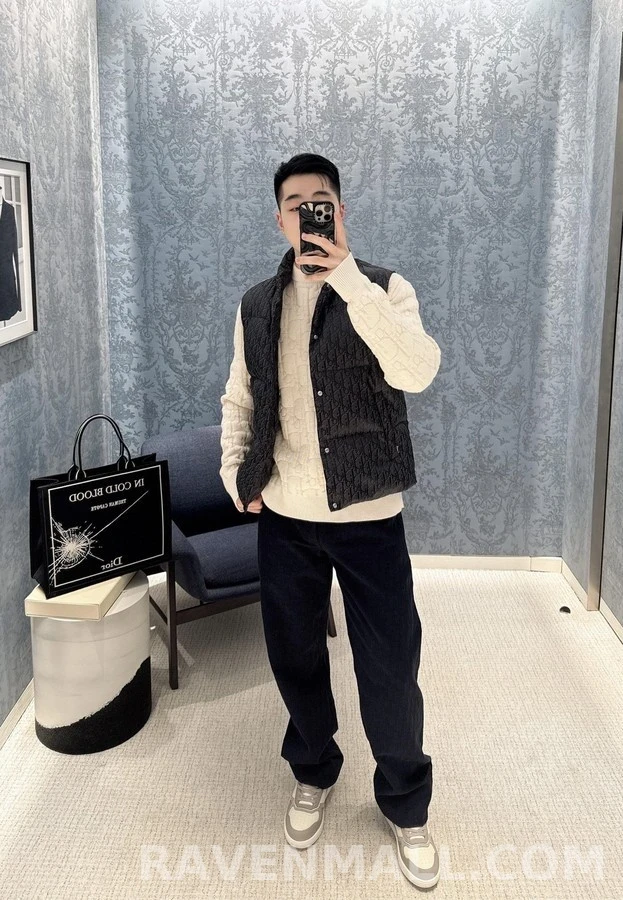 디올 디올 로고 자카드 니트 상세 이미지