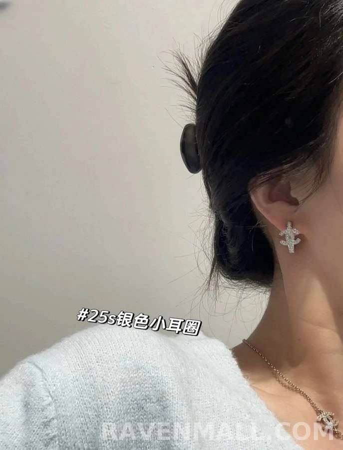샤넬 샤넬 로고 큐빅 후프 귀걸이 상세 이미지