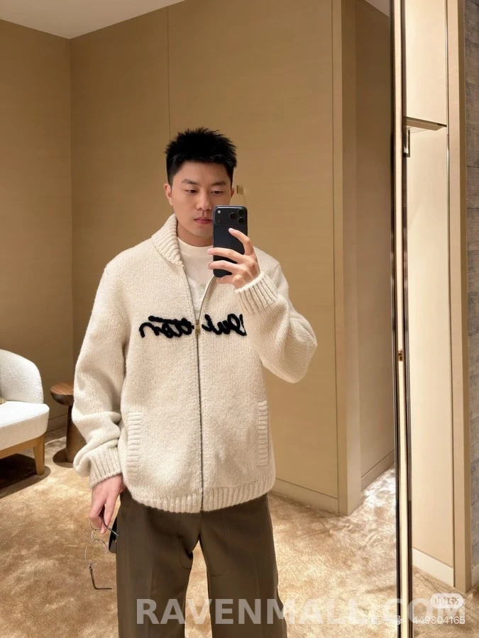 루이비통 루이비통 레터링 자수 울 집업 가디건 상세 이미지