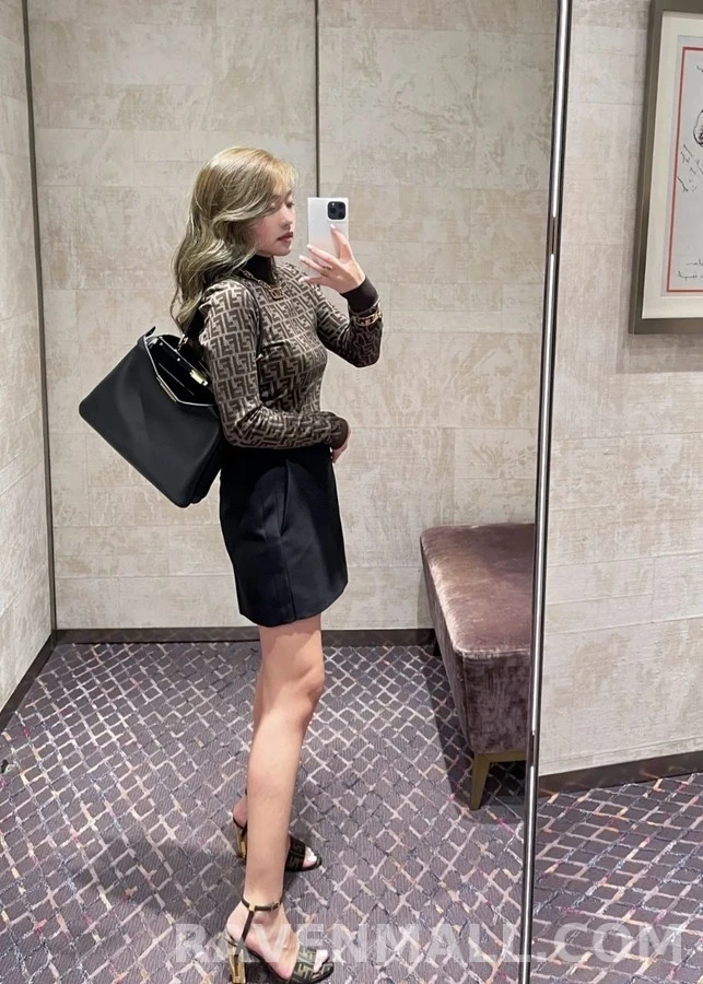 펜디 펜디 모노그램 터틀넥 긴팔 티셔츠 상세 이미지
