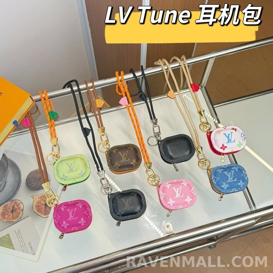 루이비통 루이비통 튠 모노그램 이어폰 케이스 키링 상세 이미지