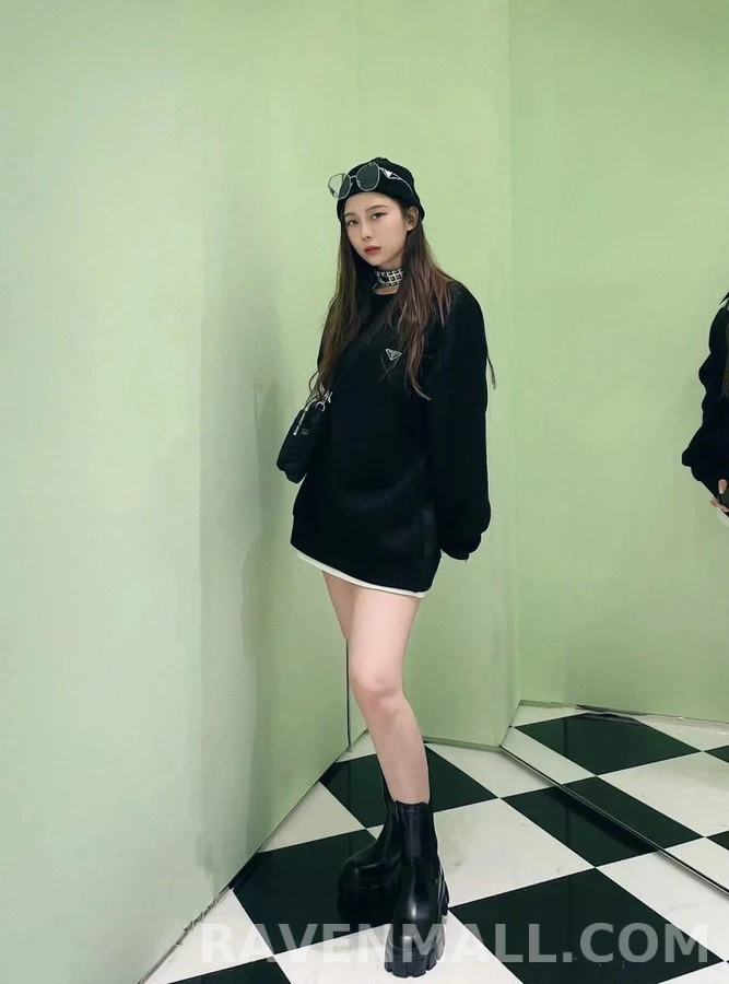 프라다 프라다 로고 나일론 패치 맨투맨 상세 이미지