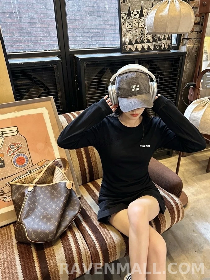 미우미우 미우미우 로고 립 조직 긴팔 티셔츠 상세 이미지