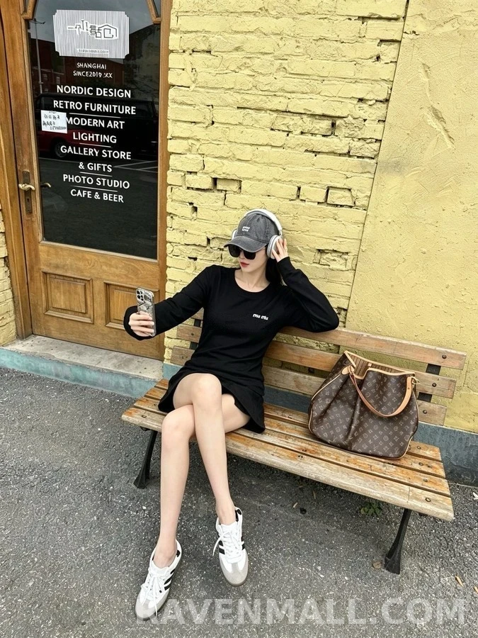 미우미우 미우미우 로고 립 조직 긴팔 티셔츠 상세 이미지
