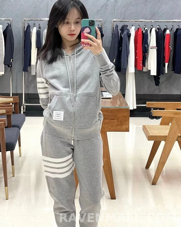 톰브라운 톰브라운 시그니처 스트라이프 후드 집업 상세 이미지