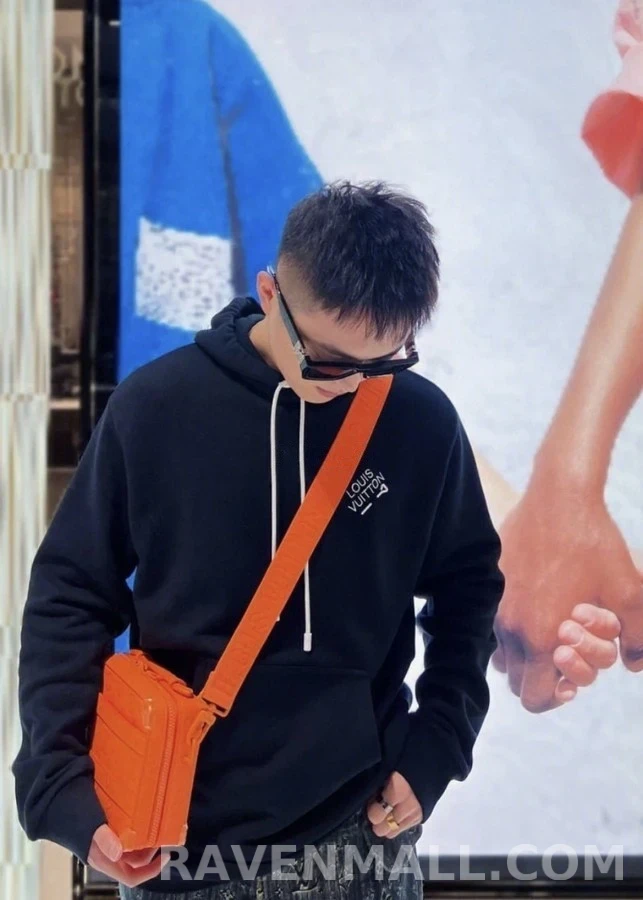 루이비통 루이비통 자수 후드티 상세 이미지