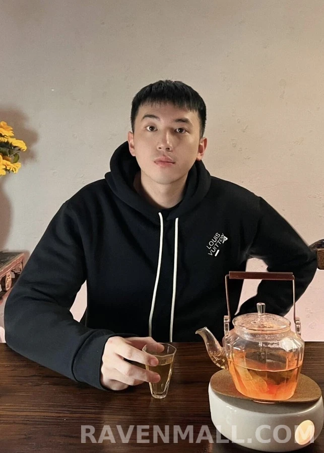 루이비통 루이비통 자수 후드티 상세 이미지