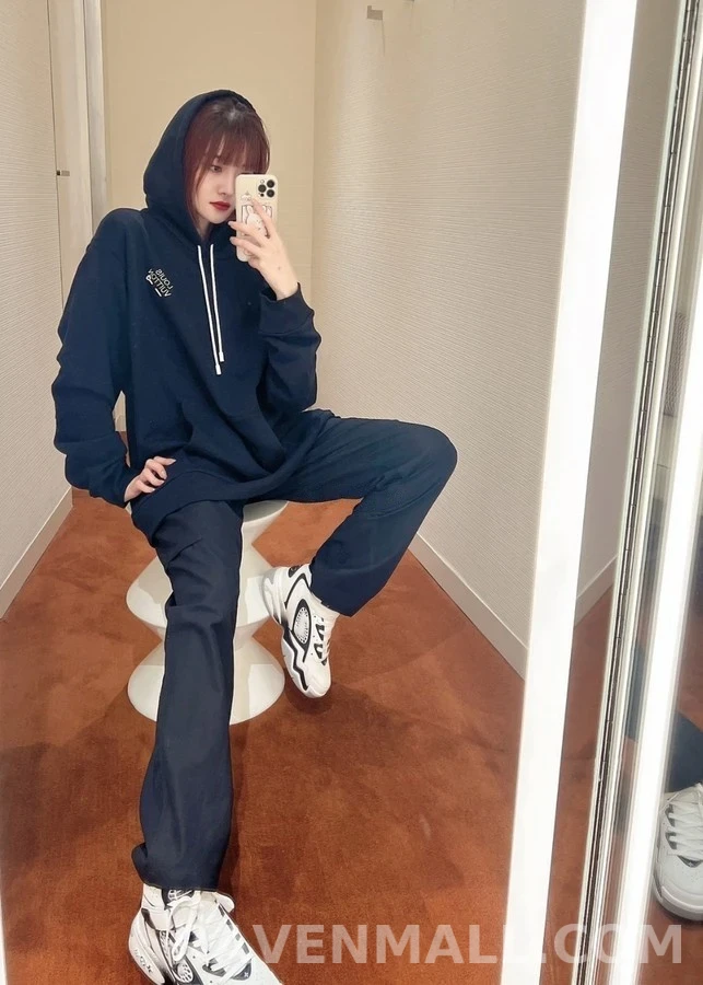 루이비통 루이비통 자수 후드티 상세 이미지