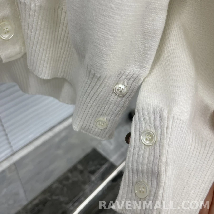 톰브라운 톰브라운 스트라이프 브이넥 가디건 상세 이미지