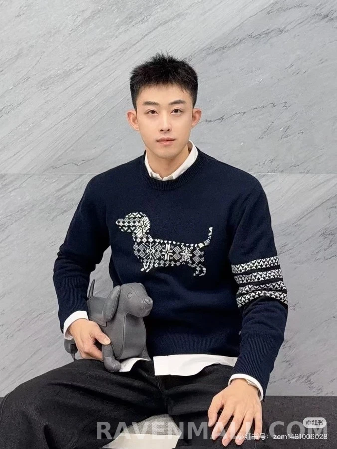 톰브라운 톰브라운 닥스훈트 패턴 니트 스웨터 상세 이미지