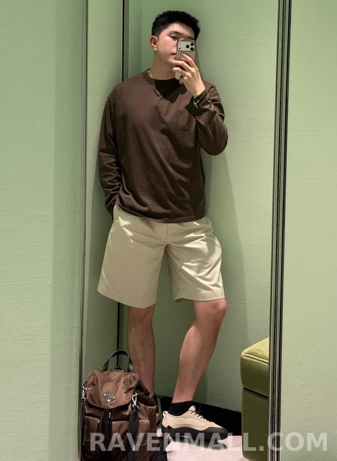 프라다 프라다 삼각형 디테일 긴팔 티셔츠 상세 이미지