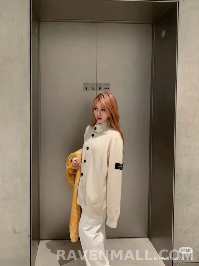 스톤아일랜드 스톤 아일랜드 카라 버튼 니트 가디건 상세 이미지