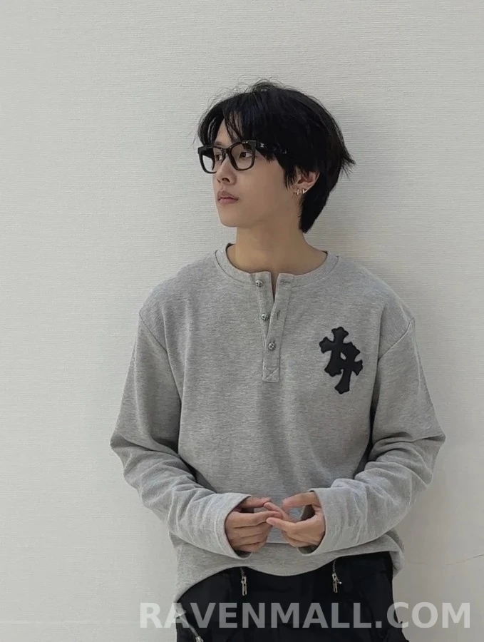 크롬하츠 크롬하츠 크로스 패치 헨리넥 긴팔 티셔츠 상세 이미지