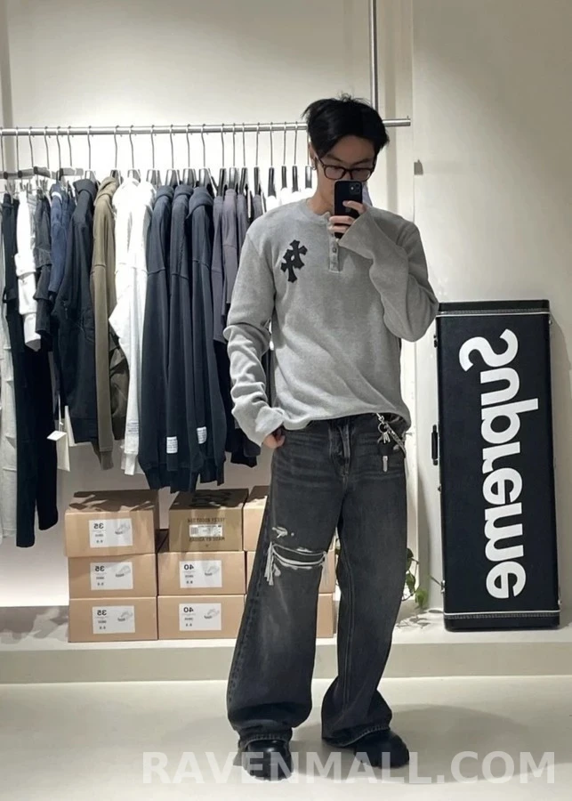 크롬하츠 크롬하츠 크로스 패치 헨리넥 긴팔 티셔츠 상세 이미지