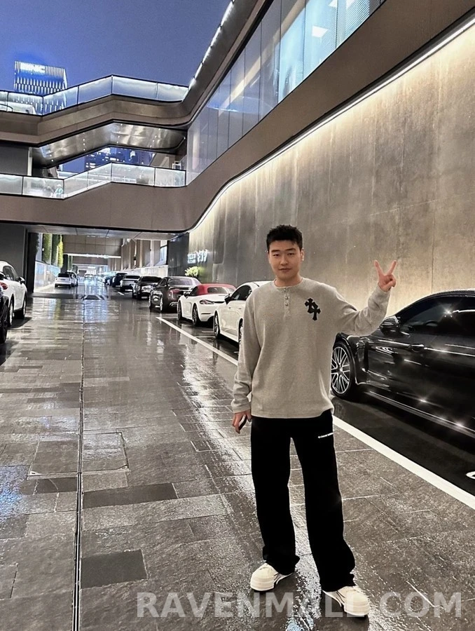 크롬하츠 크롬하츠 크로스 패치 헨리넥 긴팔 티셔츠 상세 이미지