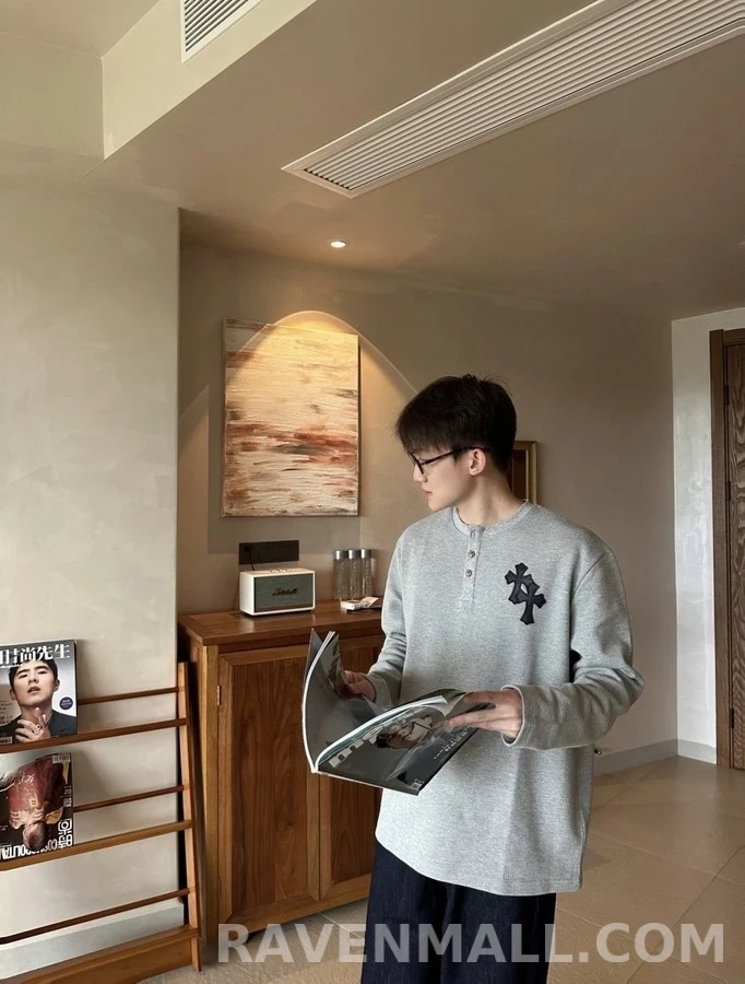크롬하츠 크롬하츠 크로스 패치 헨리넥 긴팔 티셔츠 상세 이미지