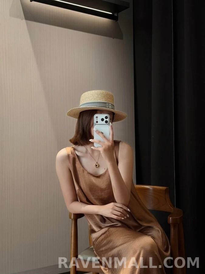 미우미우 미우미우 레터링 스트라이프 평탑 라피아 햇 상세 이미지