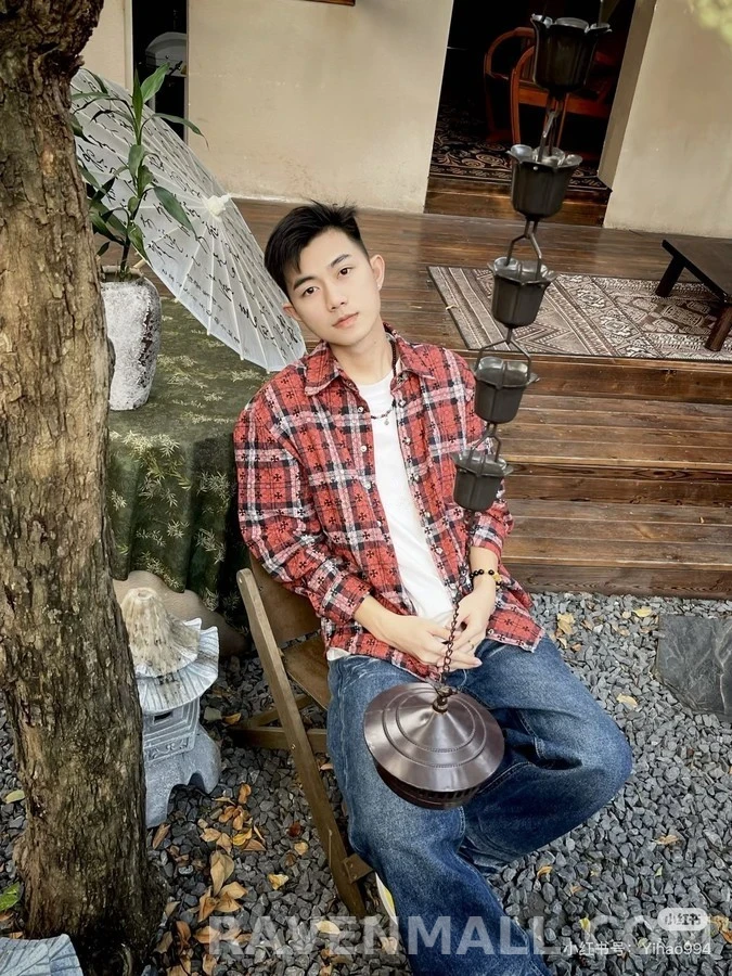 크롬하츠 크롬하츠 격자무늬 십자가 긴팔 티셔츠 상세 이미지