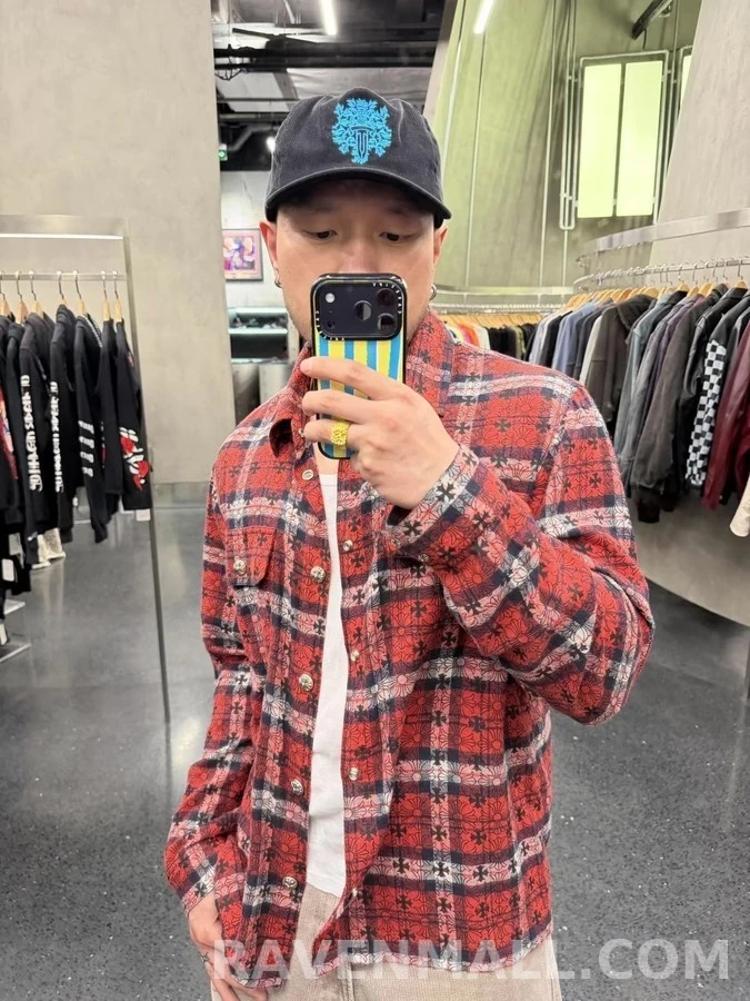 크롬하츠 크롬하츠 격자무늬 십자가 긴팔 티셔츠 상세 이미지