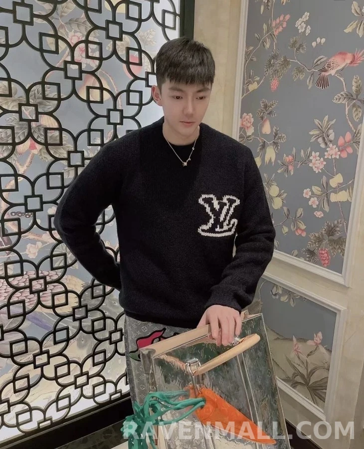 루이비통 루이비통 로고 테디 니트 상세 이미지