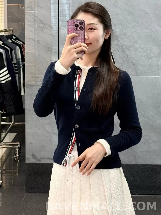 톰브라운 톰브라운 트리컬러 스트라이프 니트 가디건 상세 이미지