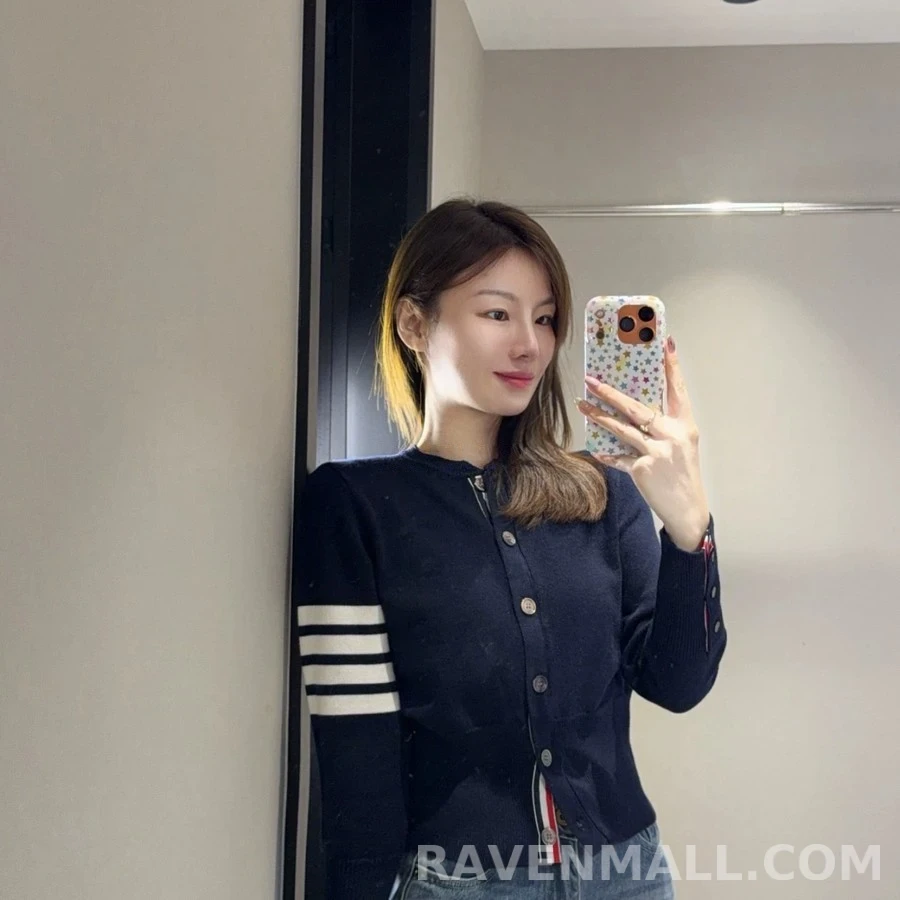 톰브라운 톰브라운 트리컬러 스트라이프 니트 가디건 상세 이미지