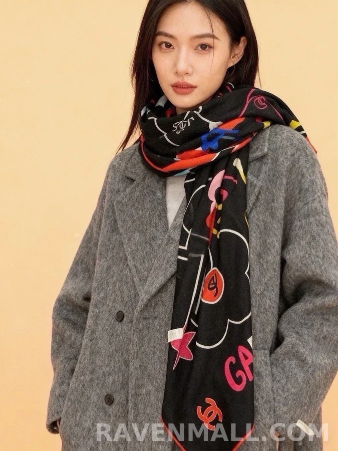샤넬 샤넬 아이콘 프린트 실크 캐시미어 숄 상세 이미지