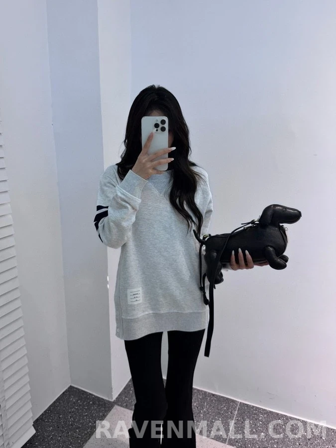 톰브라운 톰브라운 4선 맨투맨 상세 이미지