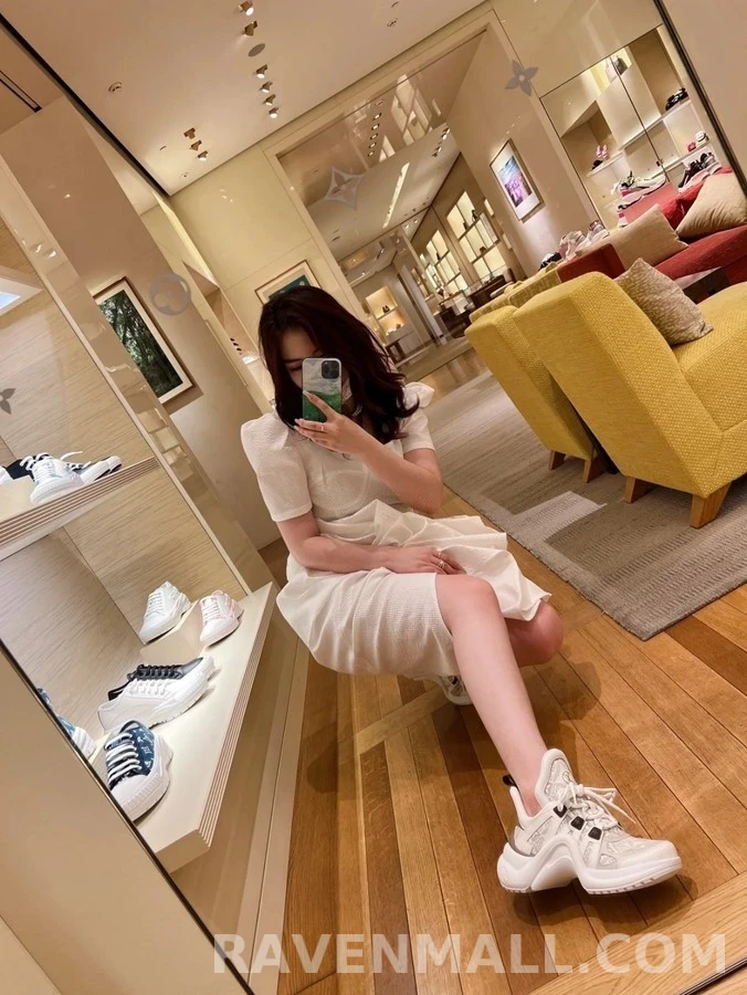 루이비통 루이비통 모노그램 아치 솔 스니커즈 상세 이미지