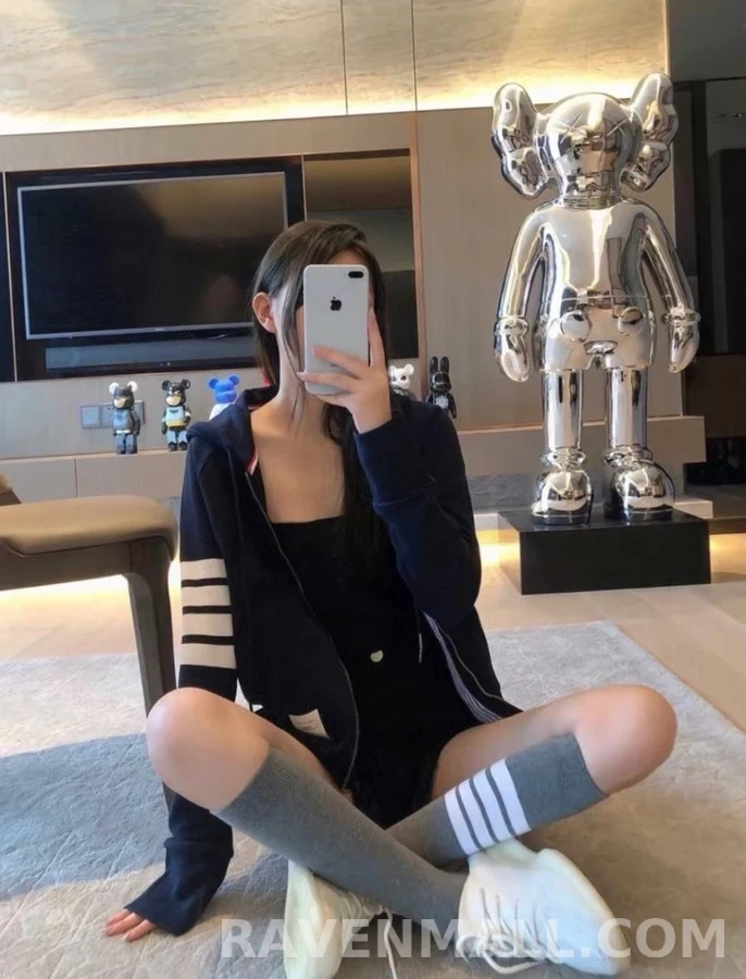 톰브라운 톰브라운 사선 스트라이프 후드 집업 상세 이미지