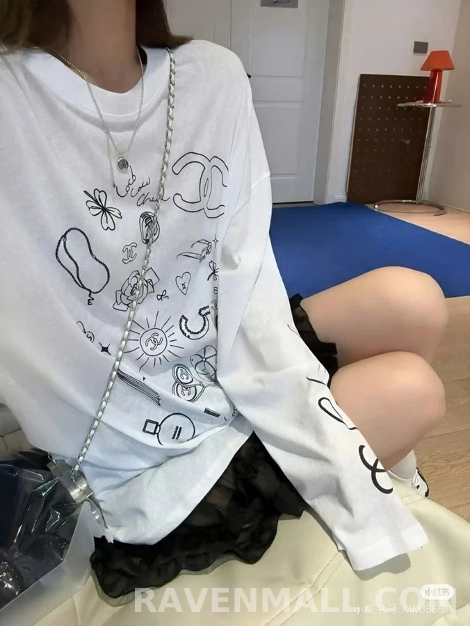 샤넬 샤넬 드로잉 프린트 긴팔 티셔츠 상세 이미지