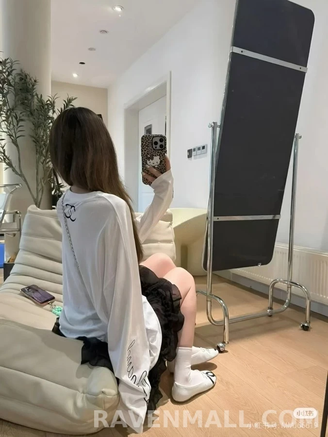 샤넬 샤넬 드로잉 프린트 긴팔 티셔츠 상세 이미지