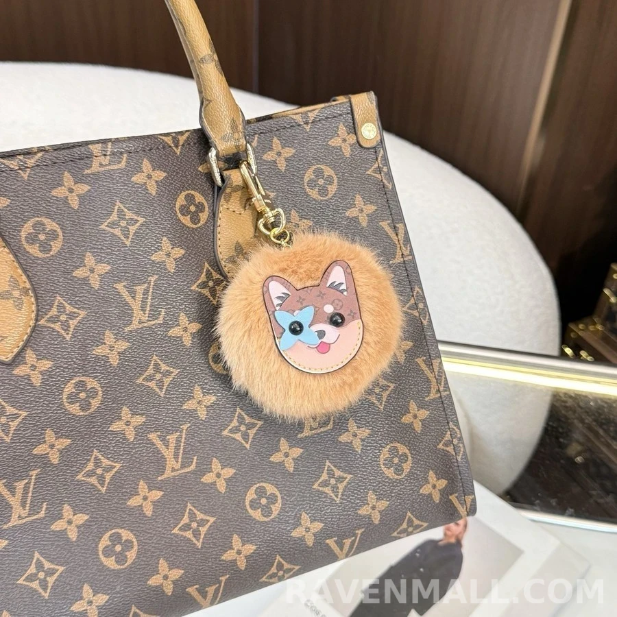 루이비통 루이비통 시바견 폼폼 백참 상세 이미지